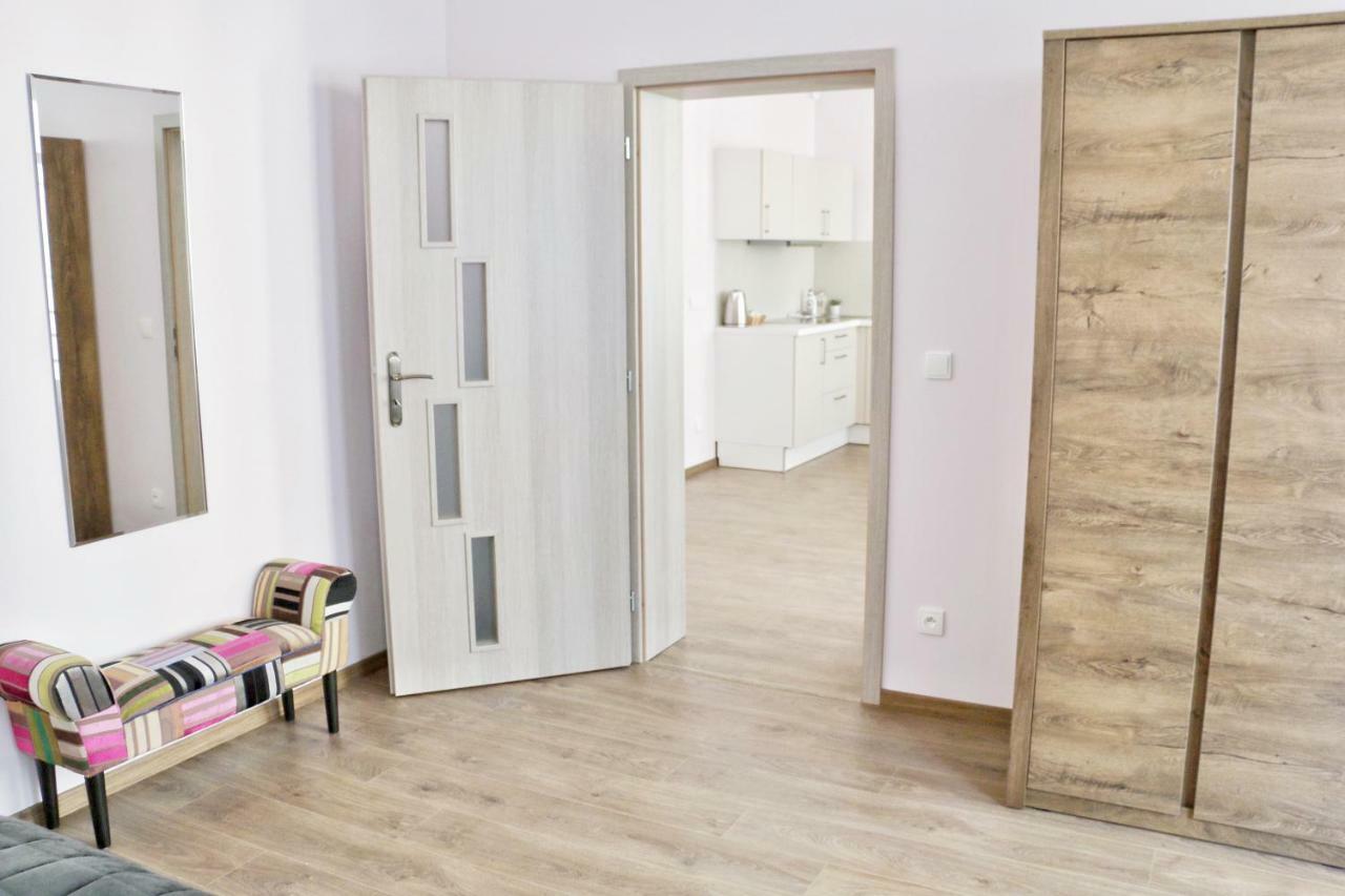 Apartments Moravska 24 كارلوفي فاري المظهر الخارجي الصورة
