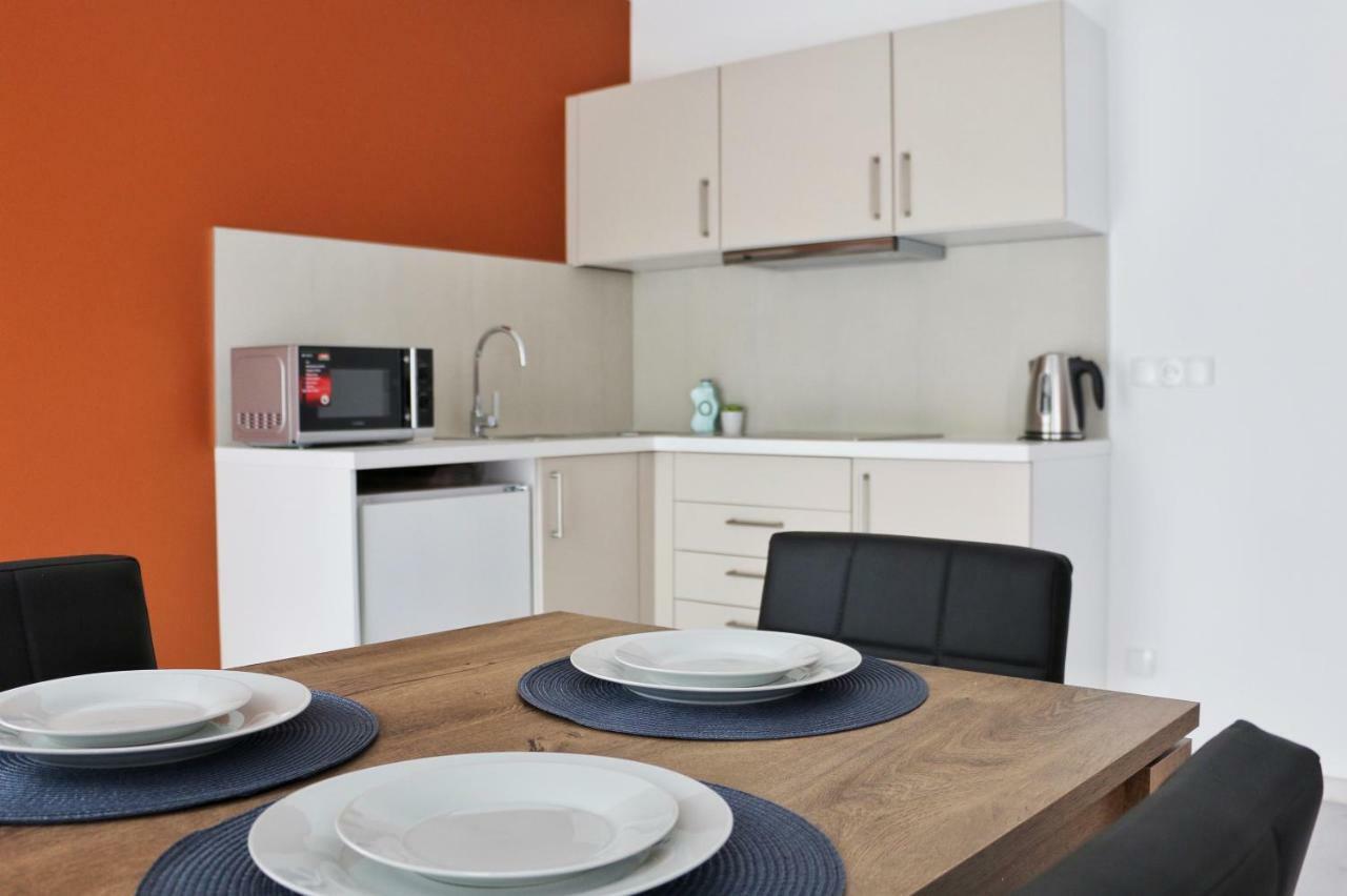 Apartments Moravska 24 كارلوفي فاري المظهر الخارجي الصورة